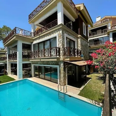 Ela Goecek'te Oezel Havuzlu Luex * Fethiye