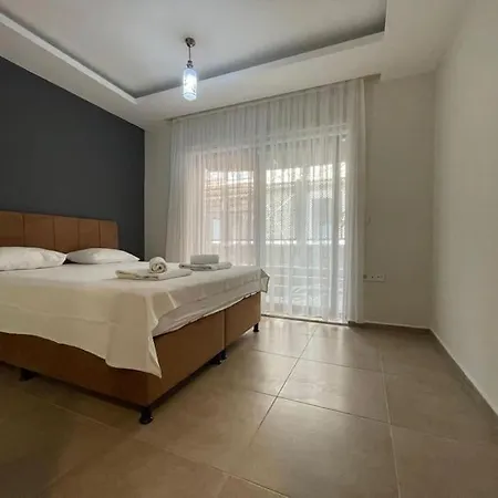 Ela Goecek'te Oezel Havuzlu Luex 빌라 페티예